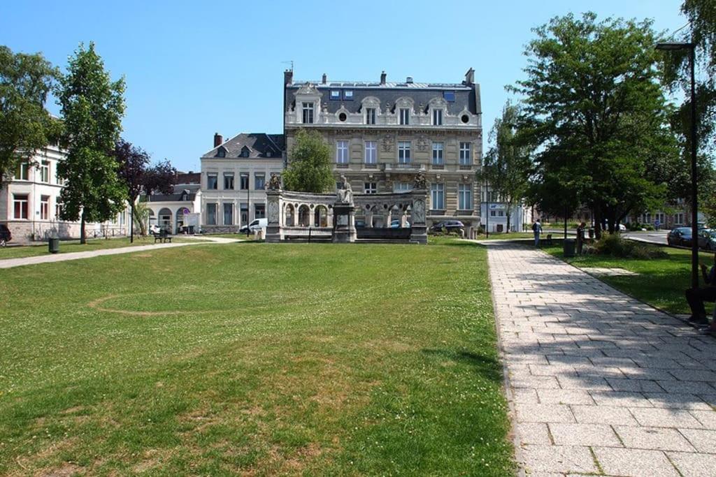 Studio Douillet En Hyper Centre Valenciennes Exterior foto